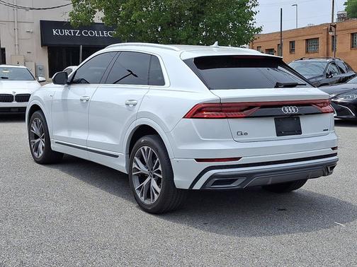 2023 Audi Q8 Premium Plus