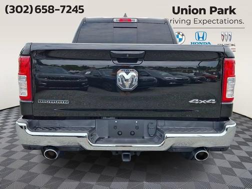 Diamond Black Crystal Pearlcoat 2021 RAM 1500 Big Horn