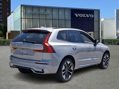 Aurora Silver 2026 Volvo XC60 Plug-In Hybrid Plus