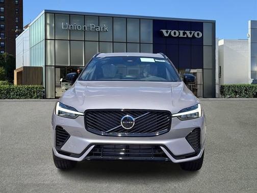 Aurora Silver 2026 Volvo XC60 Plug-In Hybrid Plus