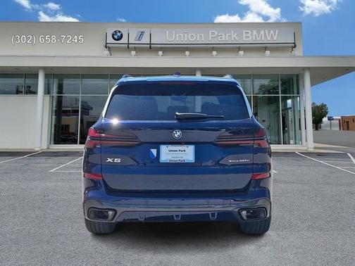 Tanzanite Blue II Metallic 2026 BMW X5 xDrive50e