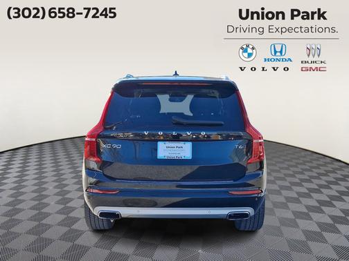 2021 Volvo XC90 Momentum