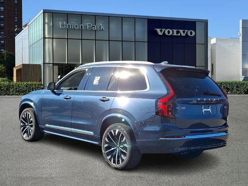 Denim Blue Metallic 2027 Volvo XC90 Ultra