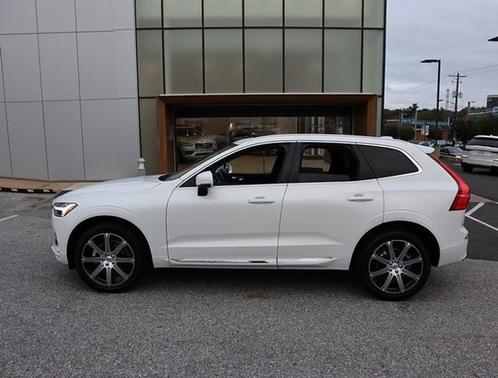 Crystal White Metallic 2021 Volvo XC60 Inscription