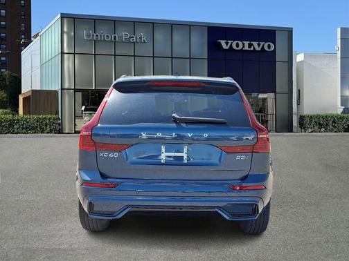 Denim Blue Metallic 2026 Volvo XC60 Plus