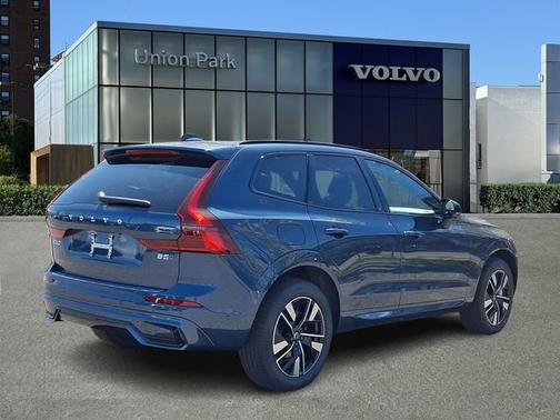 Denim Blue Metallic 2026 Volvo XC60 Plus