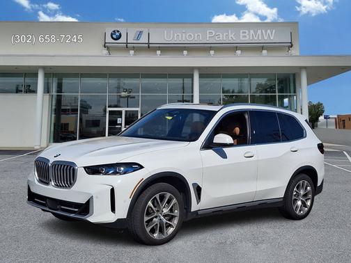 Alpine White 2024 BMW X5 xDrive40i