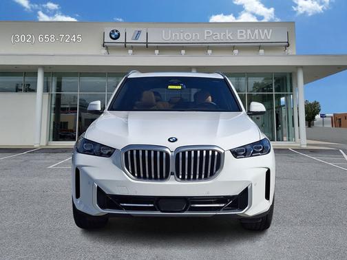 Alpine White 2024 BMW X5 xDrive40i