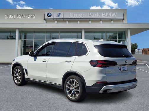 Alpine White 2024 BMW X5 xDrive40i
