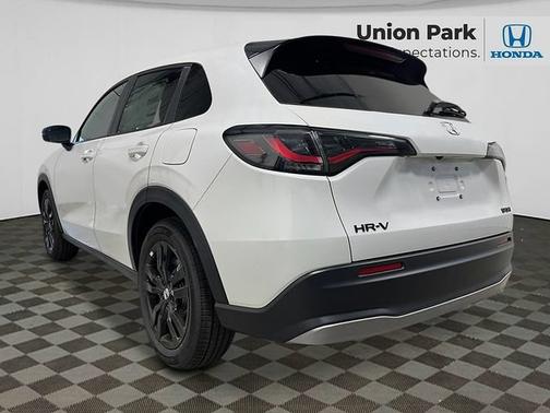 Platinum White Pearl 2027 Honda HR-V Sport