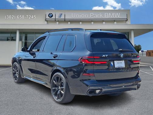 Black Sapphire Metallic 2024 BMW X7 xDrive40i
