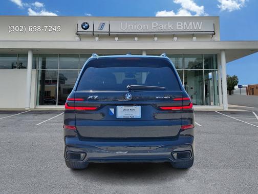 Black Sapphire Metallic 2024 BMW X7 xDrive40i