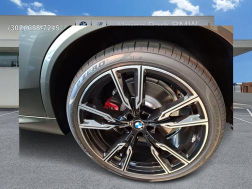 Manhattan Green Metallic 2026 BMW X5 M60i