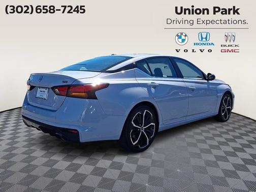 Gray Sky Pearl 2024 Nissan Altima 2.5 SR
