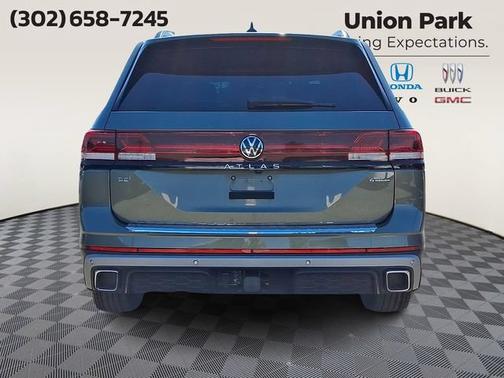 Green 2024 Volkswagen Atlas 2.0T Peak Edition SE w/Technology