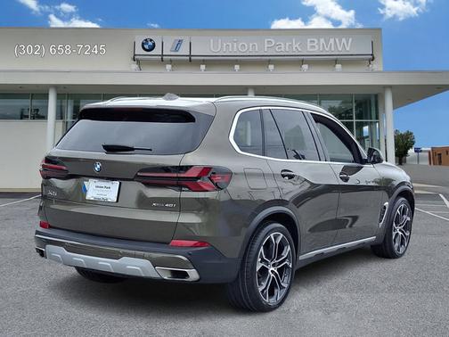 Manhattan Green Metallic 2025 BMW X5 xDrive40i