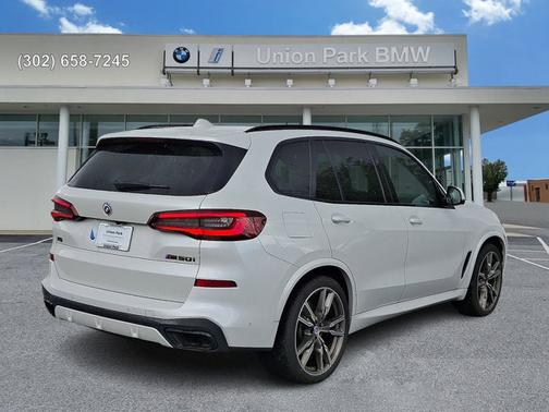2022 BMW X5 M50i