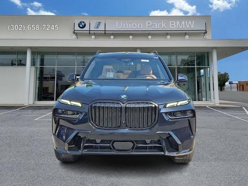 Carbon Black Metallic 2027 BMW X7 xDrive40i