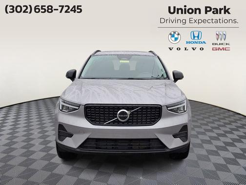 2026 Volvo XC40 Core