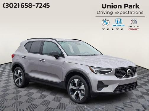 2026 Volvo XC40 Core