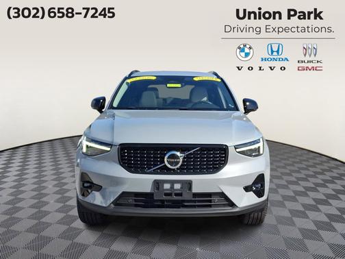 2024 Volvo XC40 Ultimate Dark Theme