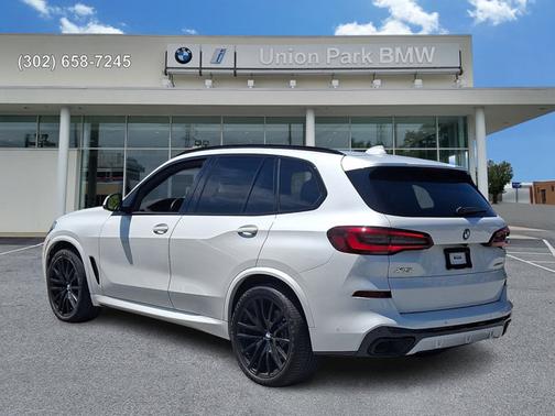 Mineral White Metallic 2022 BMW X5 xDrive40i