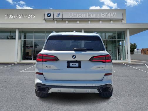 Mineral White Metallic 2022 BMW X5 xDrive40i