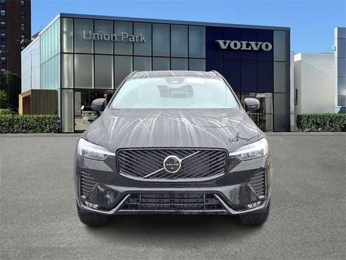 2026 Volvo XC60 Plus