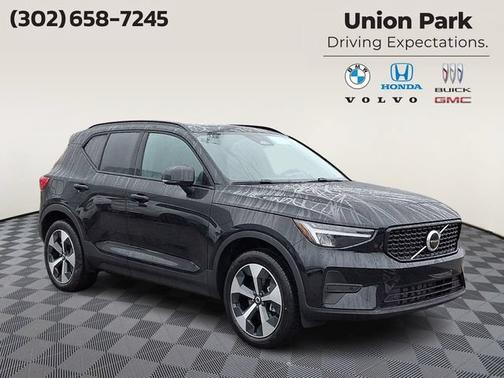 Onyx Black 2026 Volvo XC40 Core