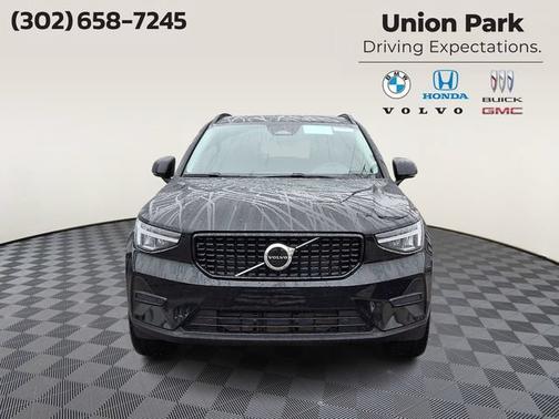 Onyx Black 2026 Volvo XC40 Core