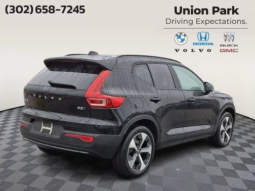 Onyx Black 2026 Volvo XC40 Core