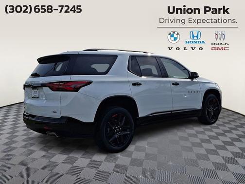 Summit White 2023 Chevrolet Traverse Premier