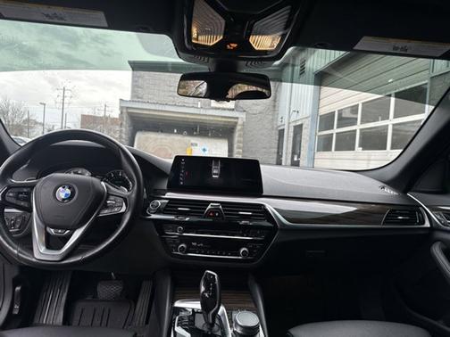 2019 BMW 530 i xDrive