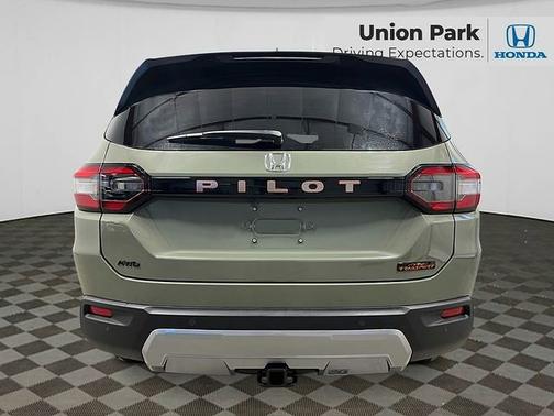 Ash Green Metallic 2026 Honda Pilot TrailSport
