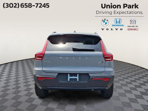 Vapour Grey Metallic 2026 Volvo XC40 Core