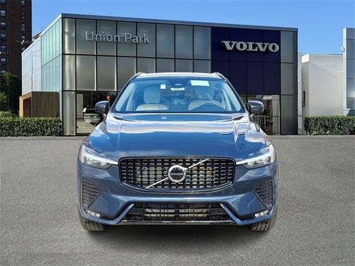 2025 Volvo XC60 Core