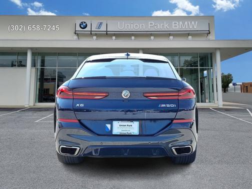 2022 BMW X6 M50i