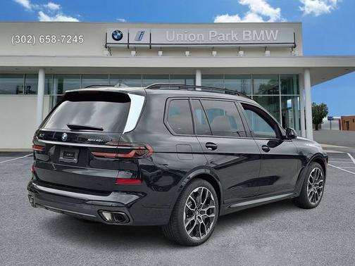 Black Sapphire Metallic 2027 BMW X7 xDrive40i