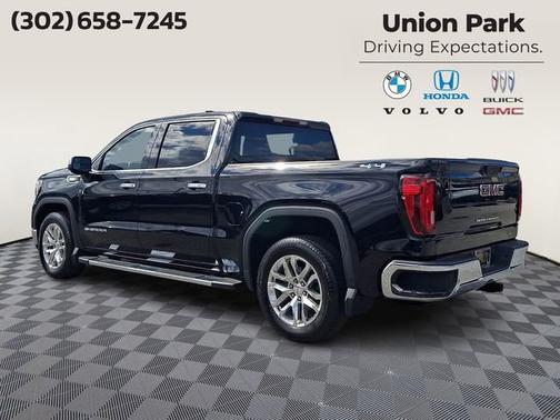 Onyx Black 2022 GMC Sierra 1500 SLT