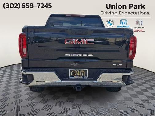 Onyx Black 2022 GMC Sierra 1500 SLT