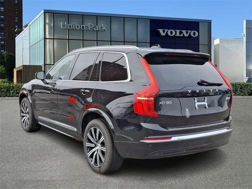 2025 Volvo XC90 Plus