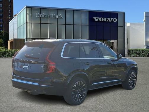 2026 Volvo XC90 Plus
