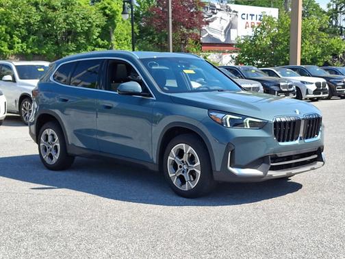 Cape York Green Metallic 2023 BMW X1 xDrive28i