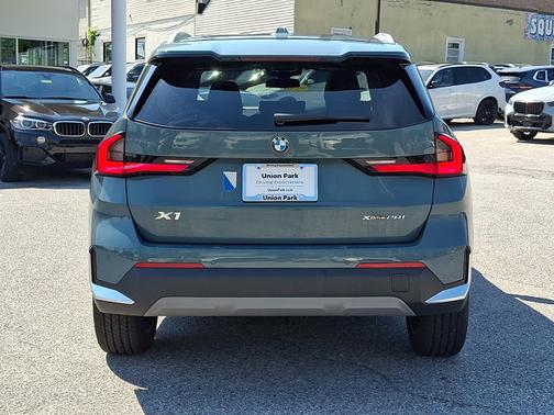 Cape York Green Metallic 2023 BMW X1 xDrive28i