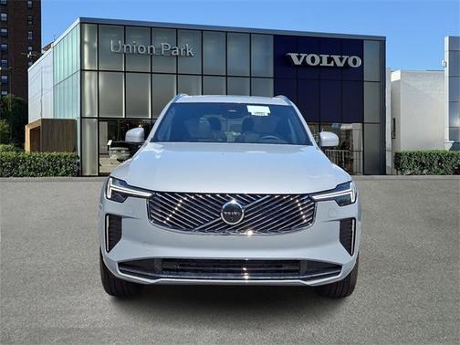 2025 Volvo XC90 Plus