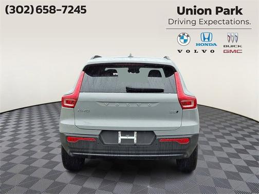 2026 Volvo XC40 Core