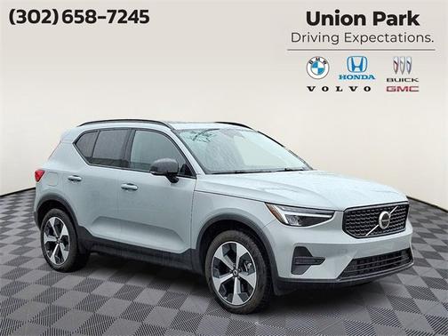 2026 Volvo XC40 Core