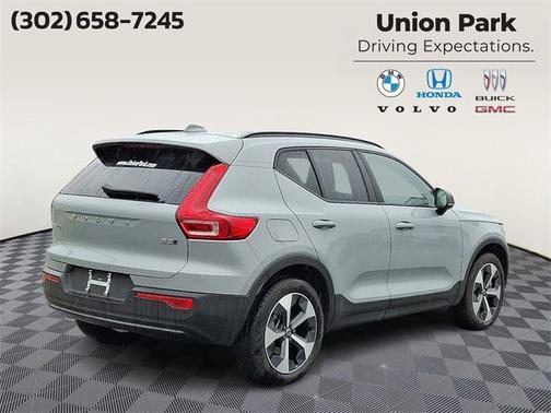 2026 Volvo XC40 Core
