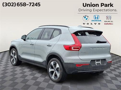 2026 Volvo XC40 Core