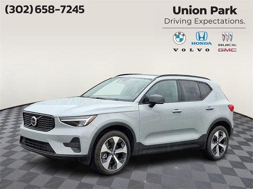 2026 Volvo XC40 Core